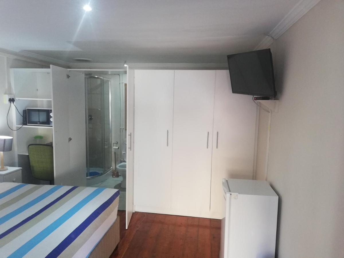 The Monument Guesthouse Port Elizabeth Esterno foto
