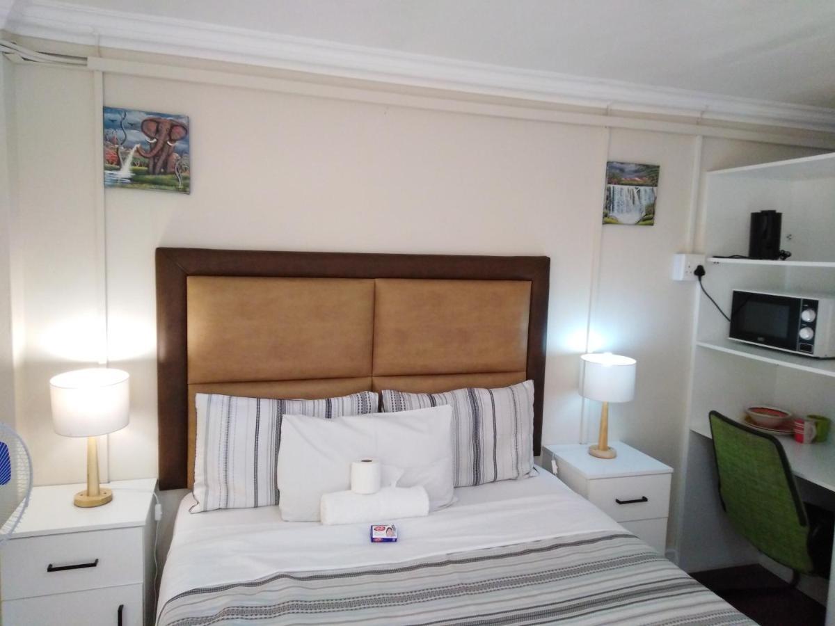 The Monument Guesthouse Port Elizabeth Esterno foto