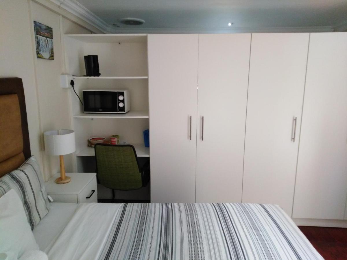 The Monument Guesthouse Port Elizabeth Esterno foto