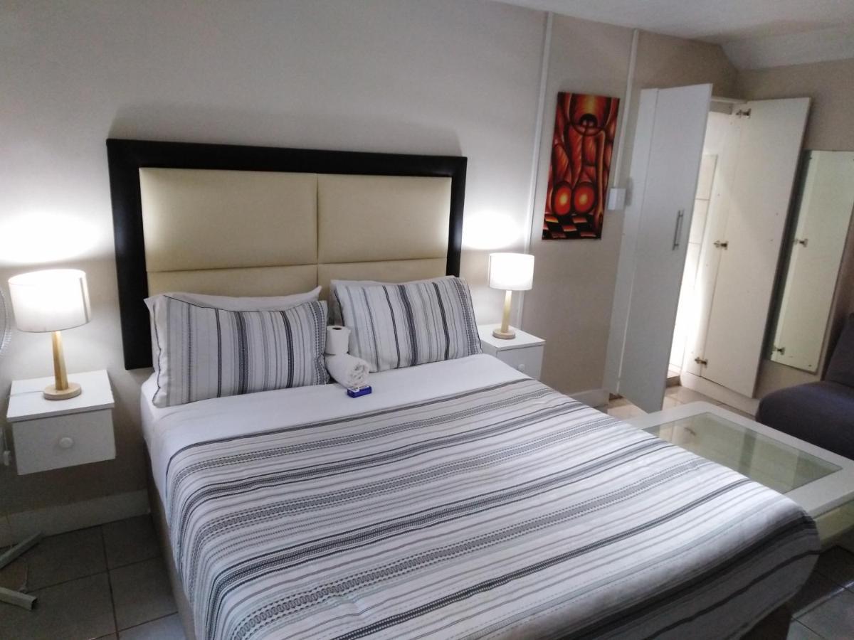 The Monument Guesthouse Port Elizabeth Esterno foto