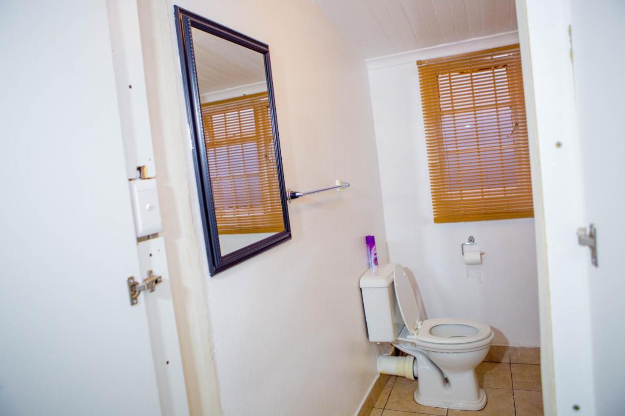 The Monument Guesthouse Port Elizabeth Esterno foto
