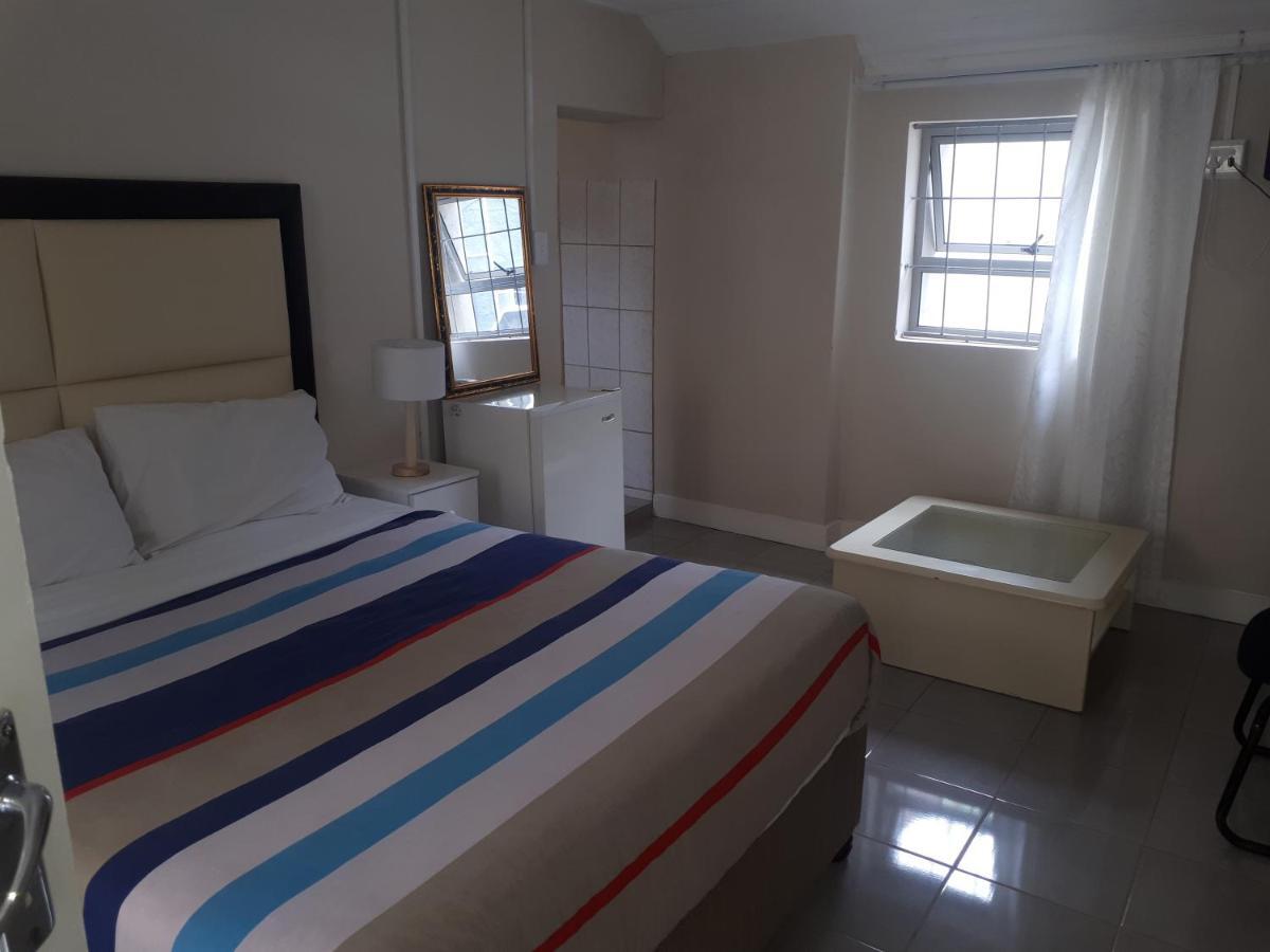The Monument Guesthouse Port Elizabeth Esterno foto